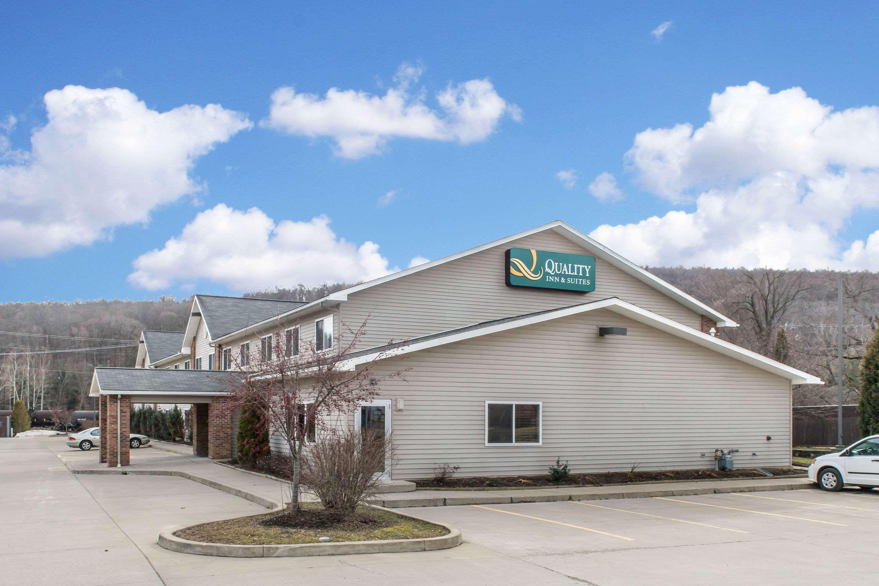 Titusville Quality Inn & Suites מראה חיצוני תמונה